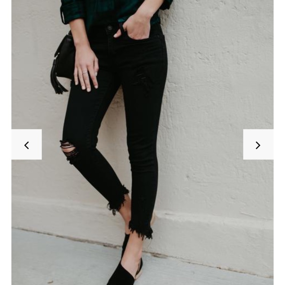 Vici dolls “Virginia” black frayed jeans